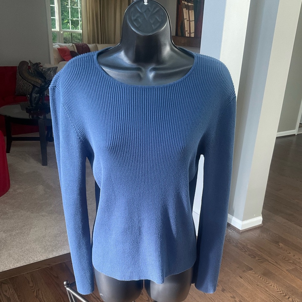 Navy blue pullover sweater by Jones New York